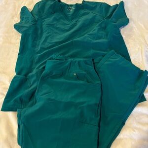 Green Cherokee scrub set